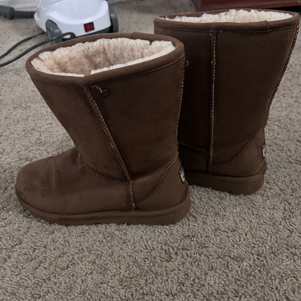 BearPaw Tan Shearling Lined Boots - Picture 3 of 10